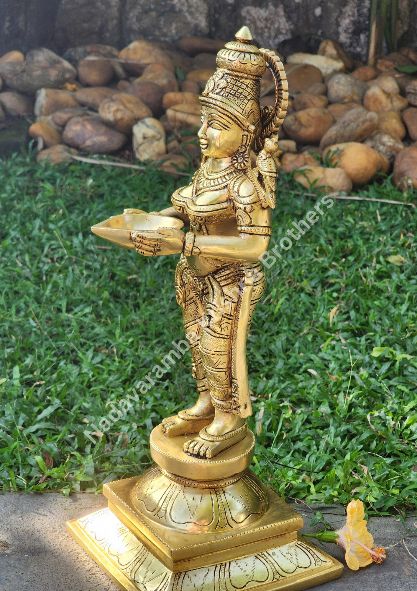 Pavaai Vilakku 17inch - Image 3