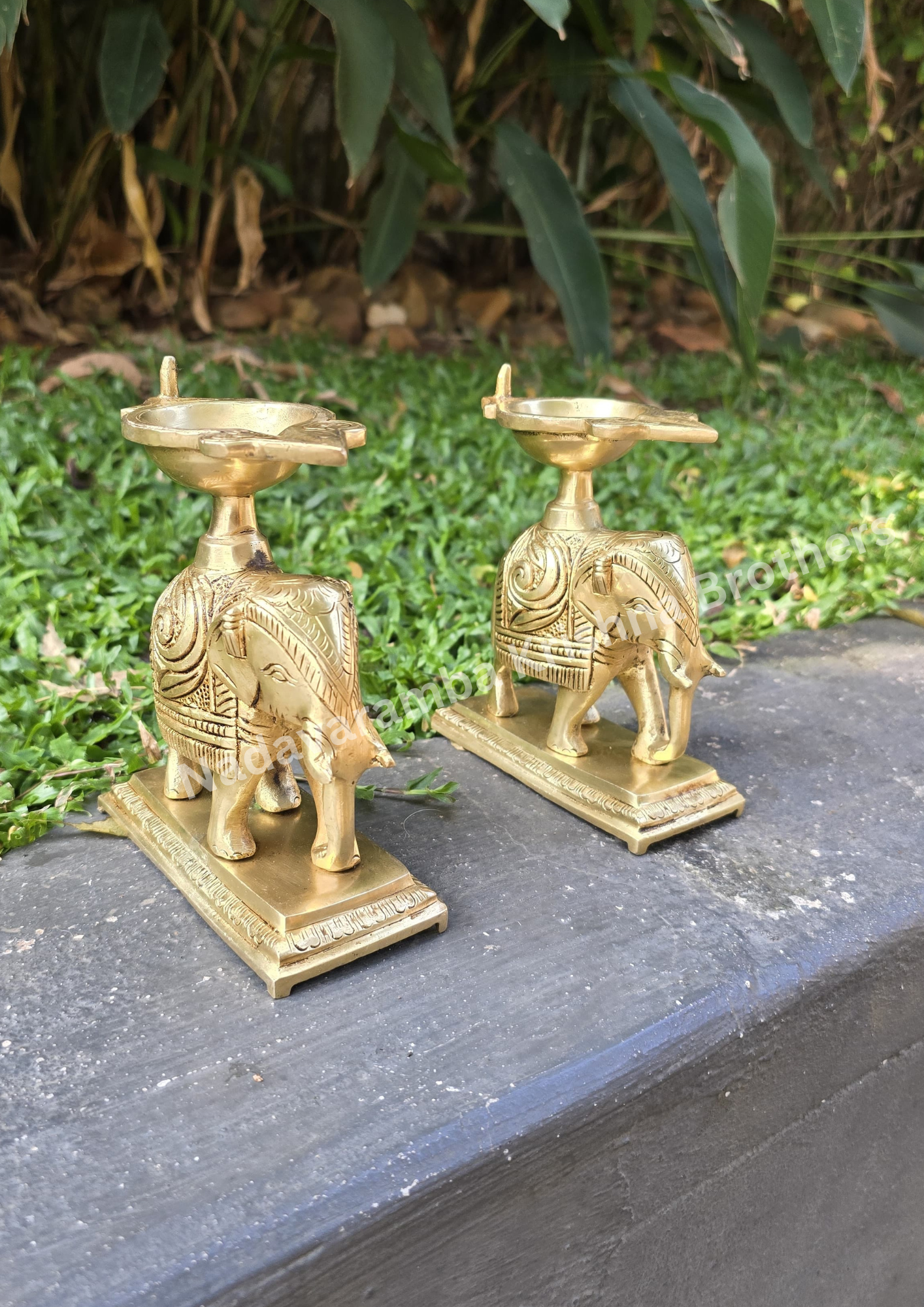 Yanai Vilakku Type III/Elephant Lamp - Image 5