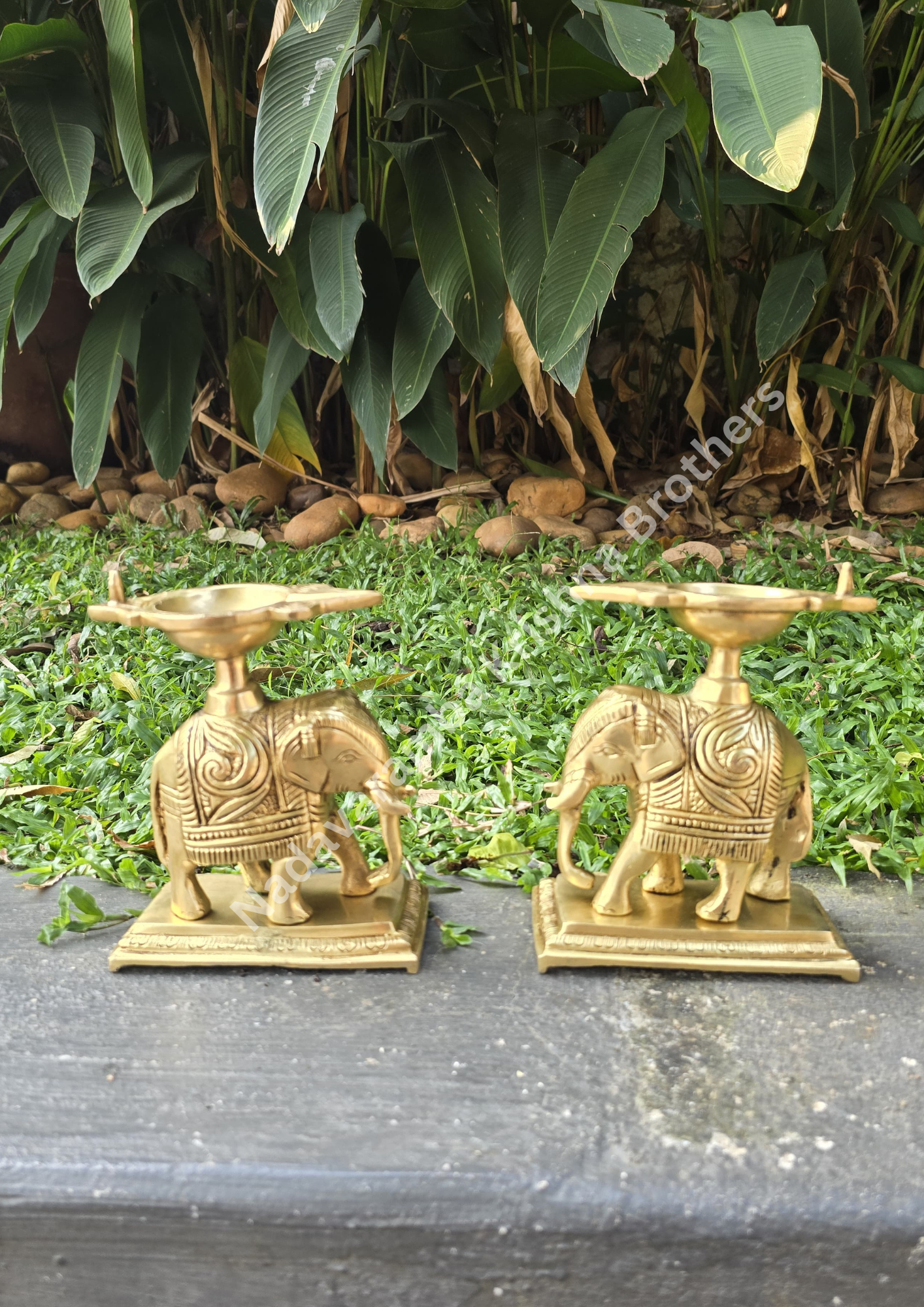 Yanai Vilakku Type III/Elephant Lamp - Image 4