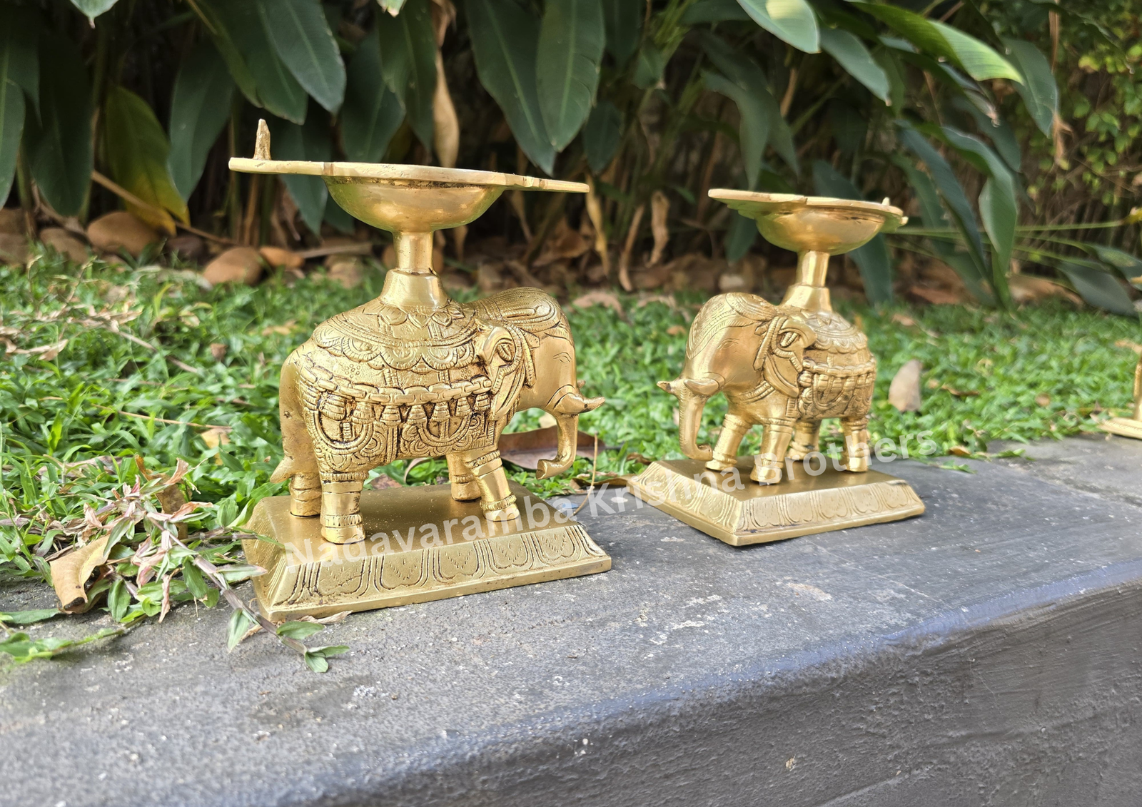 Yanai Vilakku Type III/Elephant Lamp - Image 3