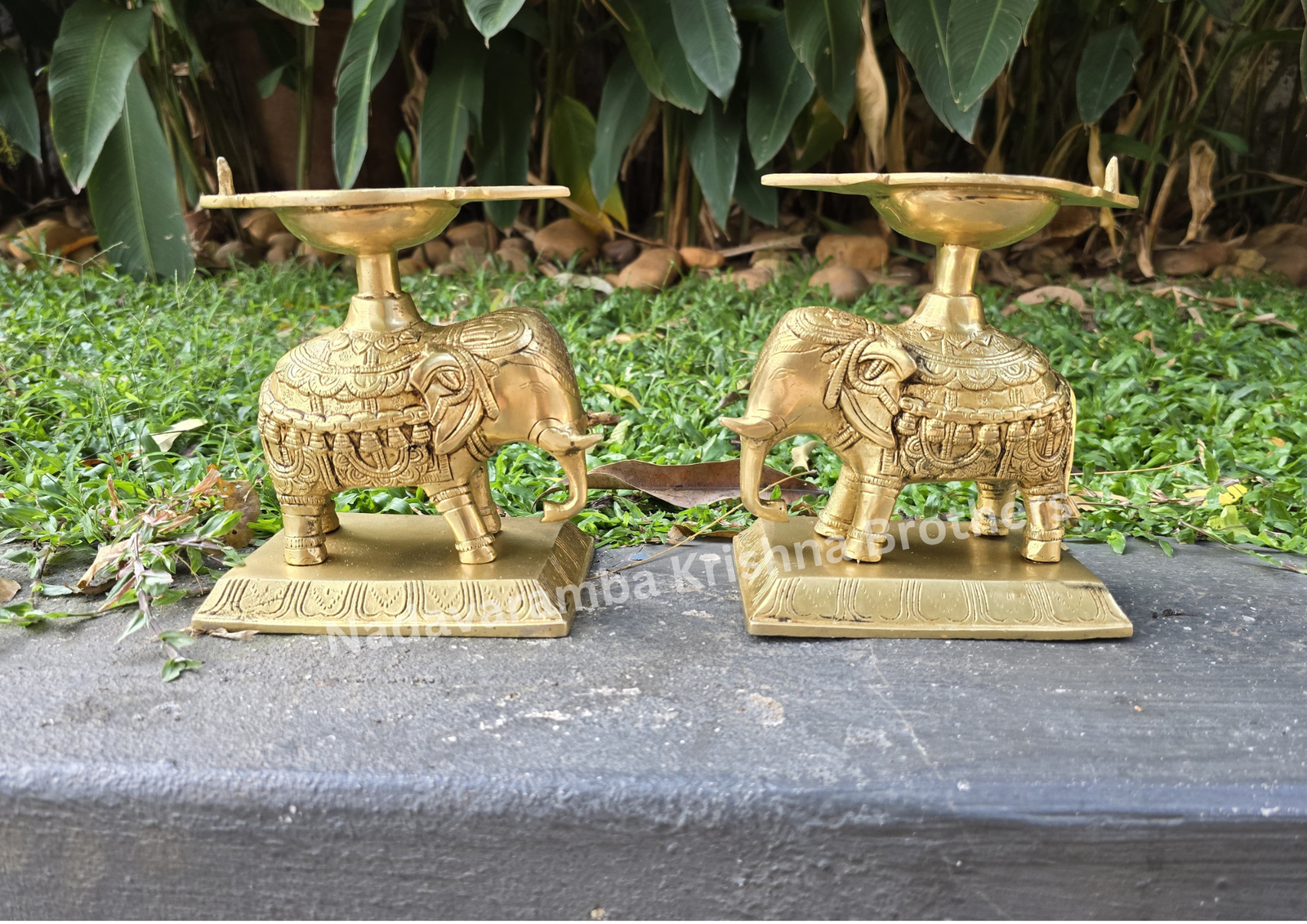 Yanai Vilakku Type III/Elephant Lamp - Image 2