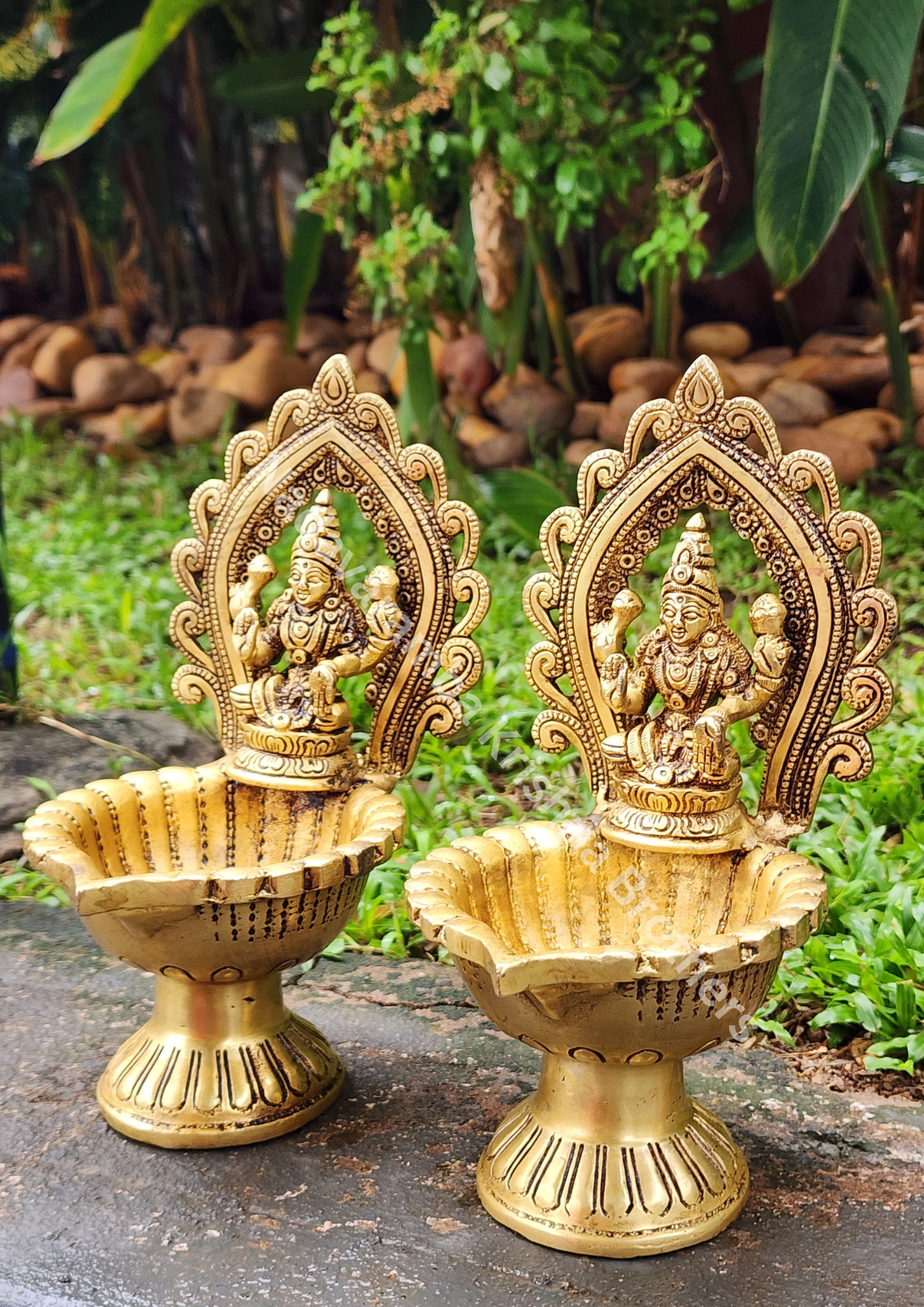 Lakshmi Vilakku/Lamp 8.5 inch - Image 4