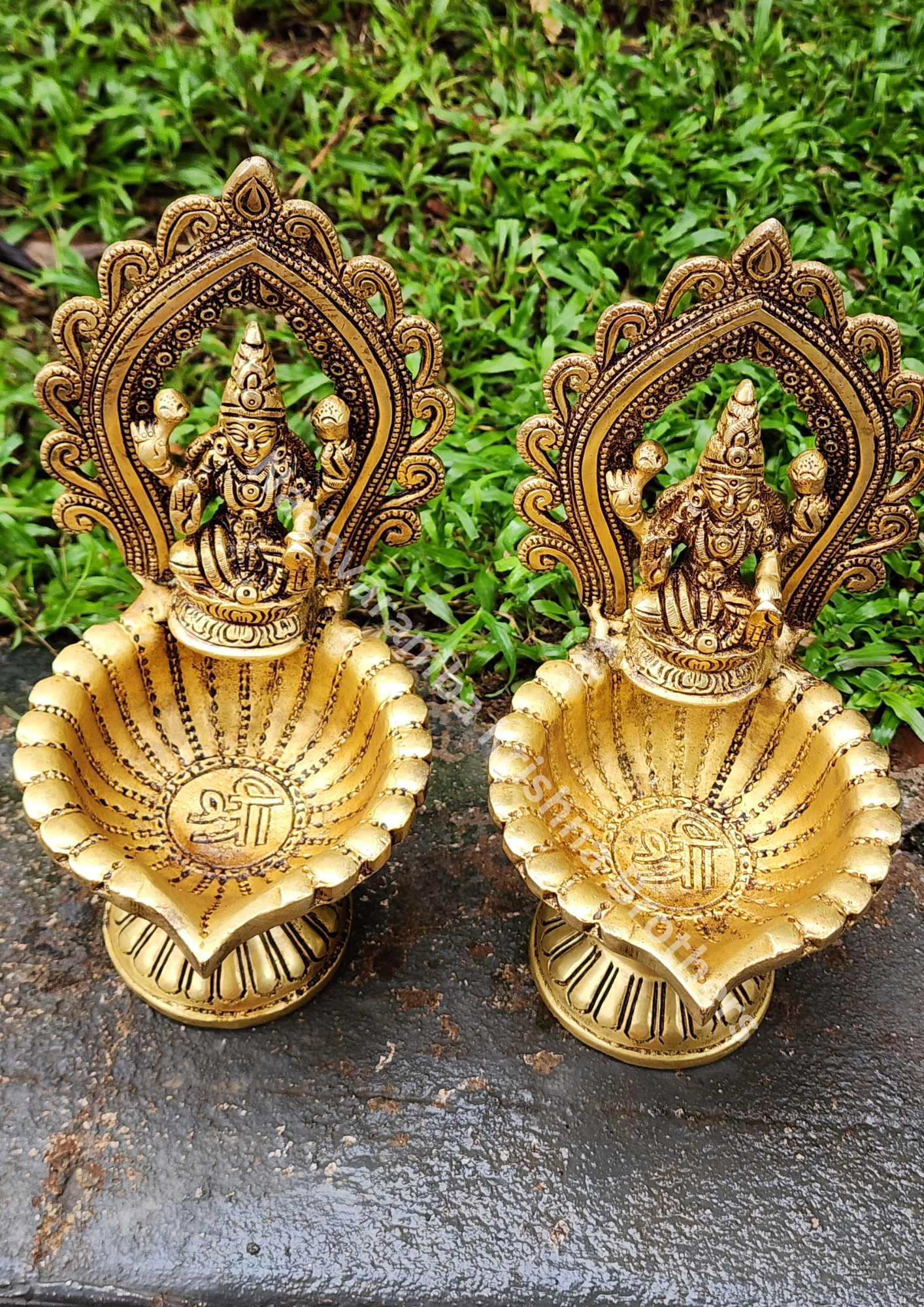 Lakshmi Vilakku/Lamp 8.5 inch - Image 3